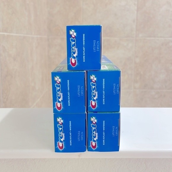 Crest Complete Plus Scope Toothpaste Bundle - Picture 2 of 3